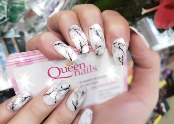 LES MODELES TENDANCES AVEC DU GEL PORCELAINE CHEZ QUEEN NAILS
